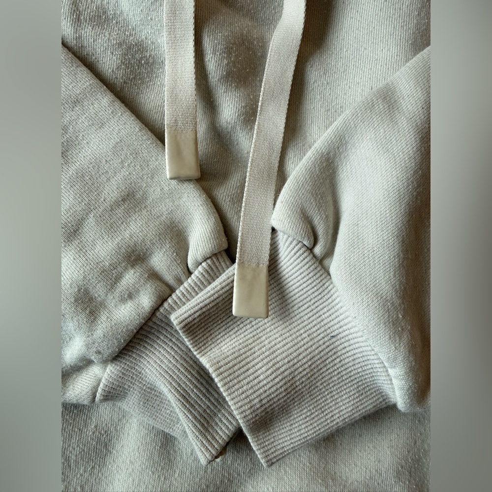 ALO Yoga Ivory sweatshirt XS - Picture 2 of 5